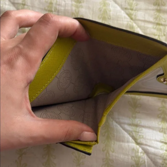 Michael Kors Lime Green Card Holder - Picture 3 of 4